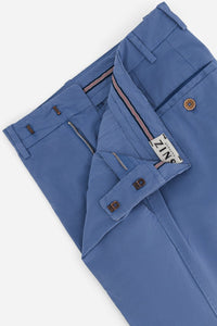 CHINO CHIC GABARDINE DE COTON BLEU COBALT - BZV3 - BERNARD ZINS