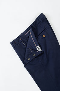 CHINO CHIC GABARDINE DE COTON STRETCH MARINE - BZV3 - BERNARD ZINS