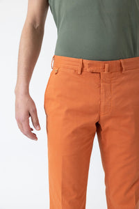 CHINO GABARDINE DE COTON STRETCH CURCUMA - BZV2 - BERNARD ZINS